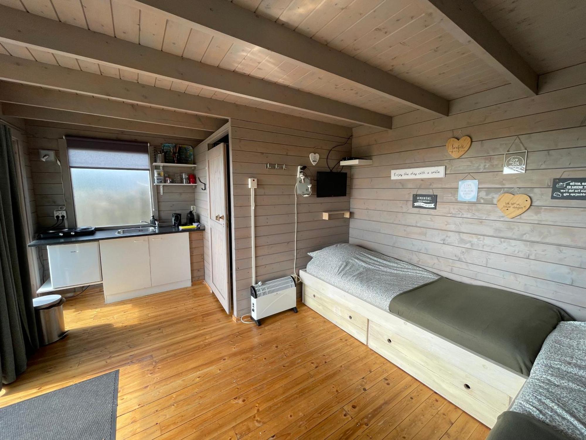 Logeerboerderij De Salix Villa Hitzum Bagian luar foto